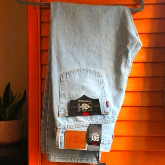 Levi's Denim - NWT LEVI'S HIGHRISE CLASSIC JEAN 28x30